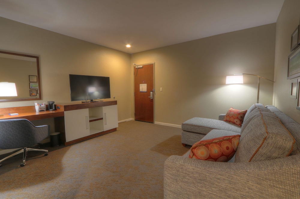 Hampton Inn Gatlinburg Historic Nature Trail 32/53