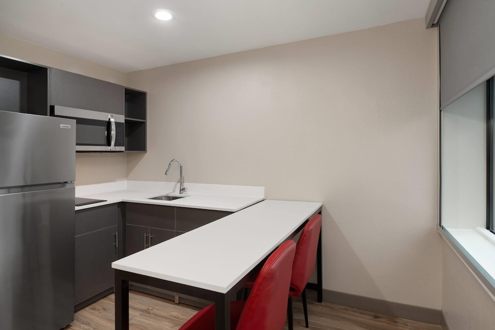 Hawthorn Extended Stay by Wyndham Jackson 48/57