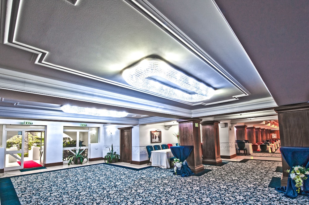 Hotel Cornul Vanatorului 62/68
