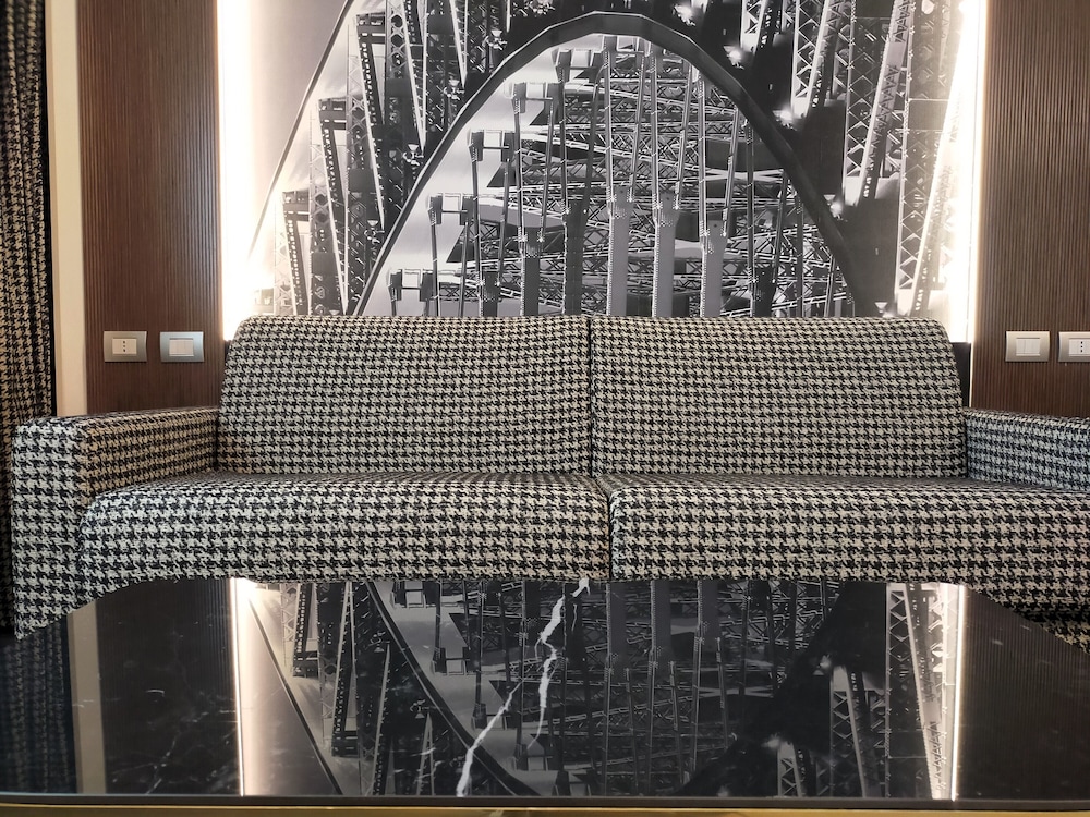 The Sydney (ex Novotel Bologna Fiera) 5/69