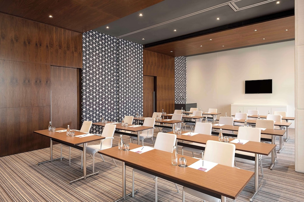Hyatt Place Dubai Wasl District 37/50