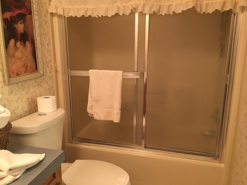 Shady Lady Bed & Breakfast 11/61