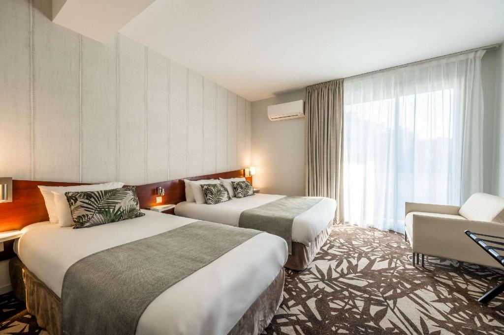 Upgrade, 1 Queen and 1 Single Bed