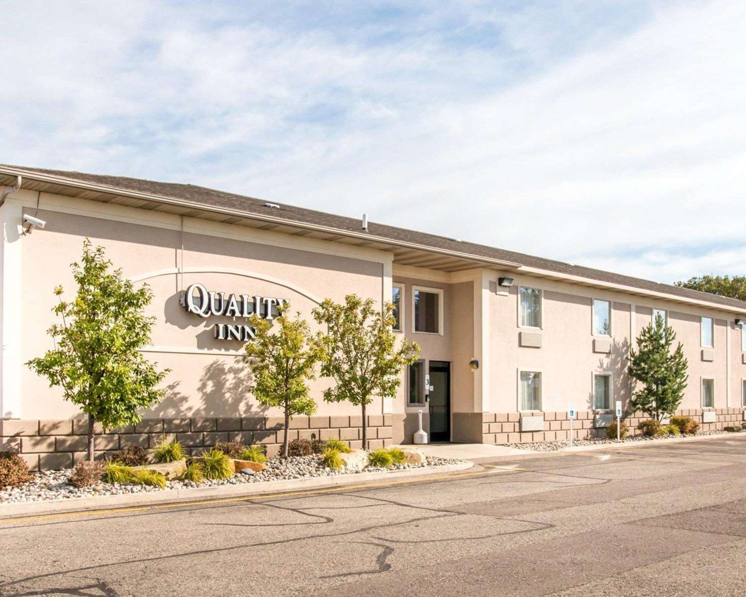 Quality Inn Suites Next To the Casino 4/35