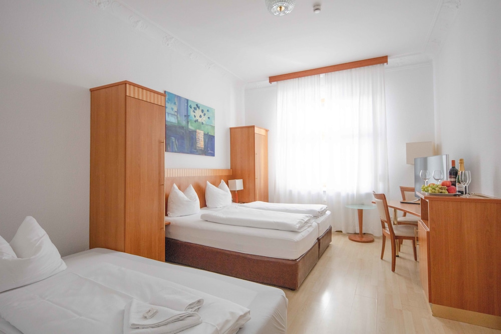 HOTEL GRAF ZEPPELIN 18/62