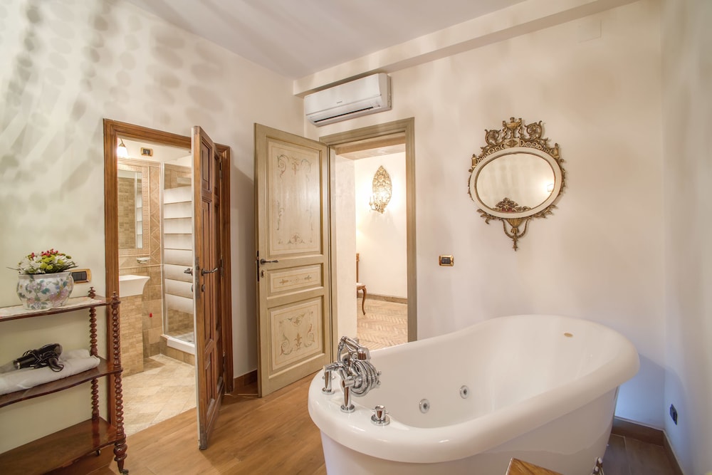 Navona Gallery Suites 47/50
