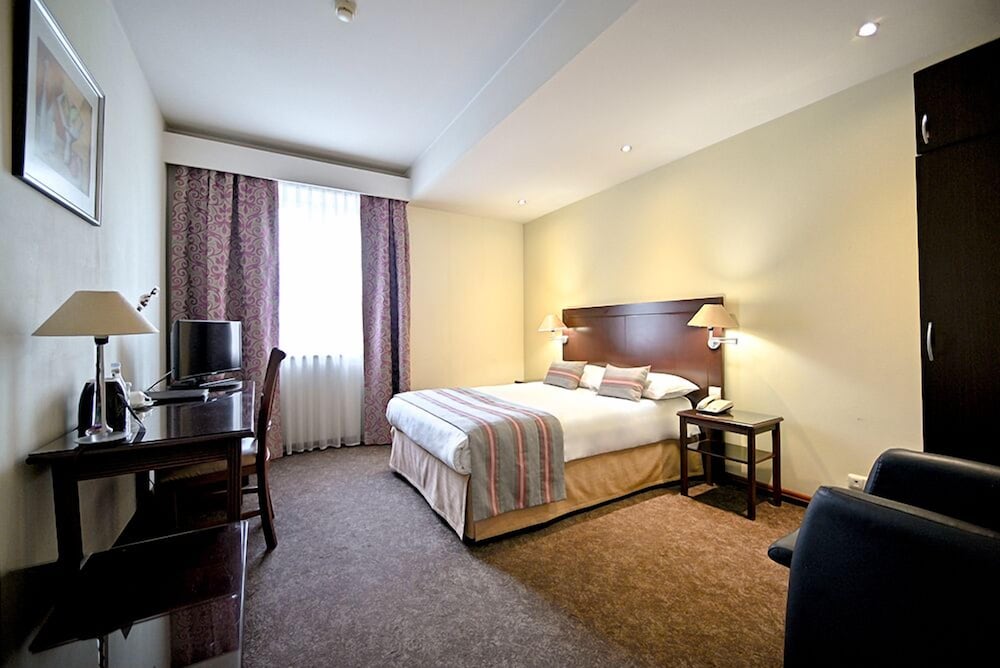 EUROPE HOTEL 20/55