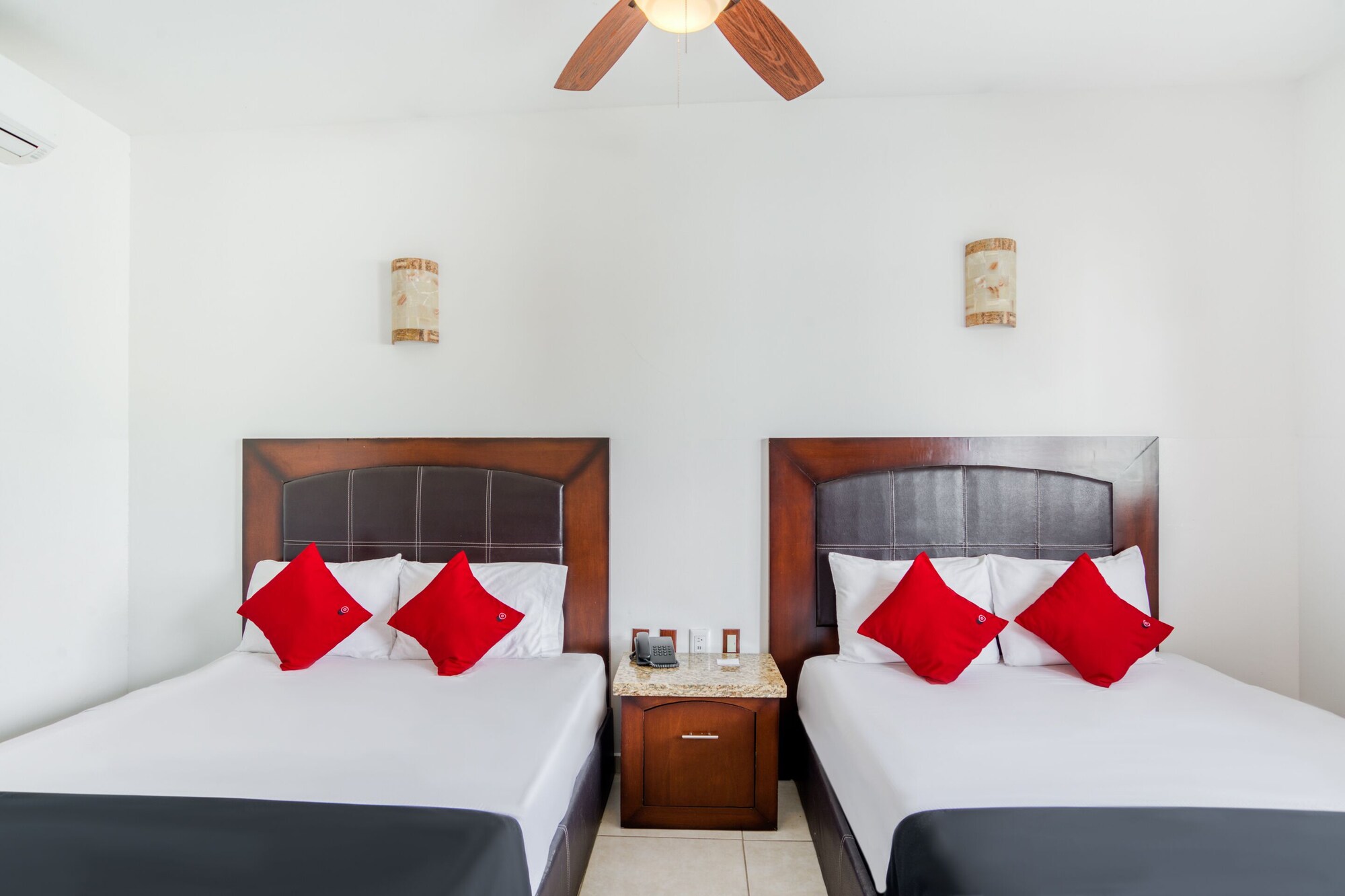 EXECUTIVE, 2 QUEEN BEDS