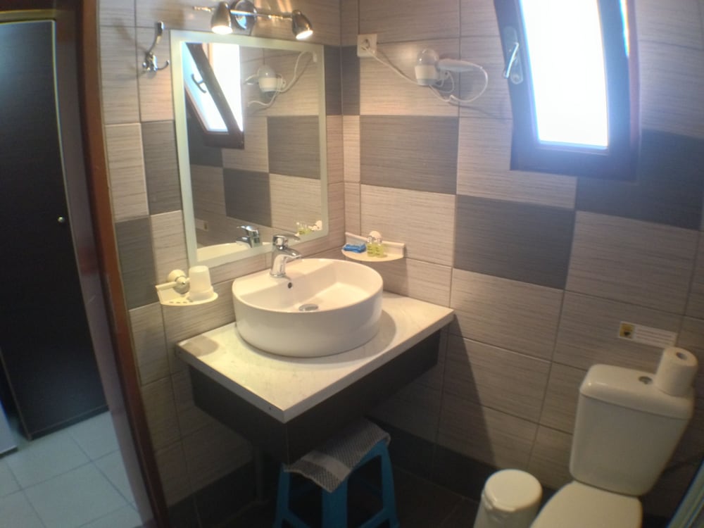 Politia Hotel 46/47