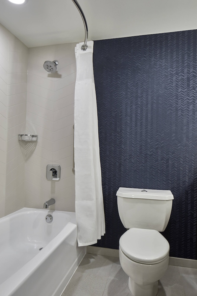 Fairfield Inn & Suites Albany Airport 11/41