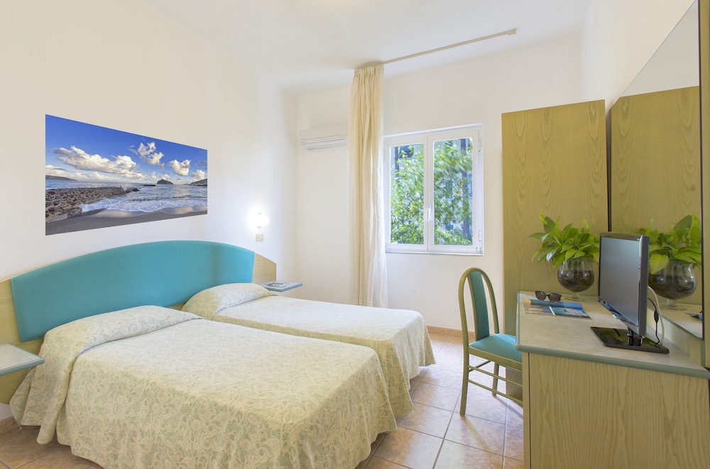 STANDARD, DOUBLE OR TWIN BED