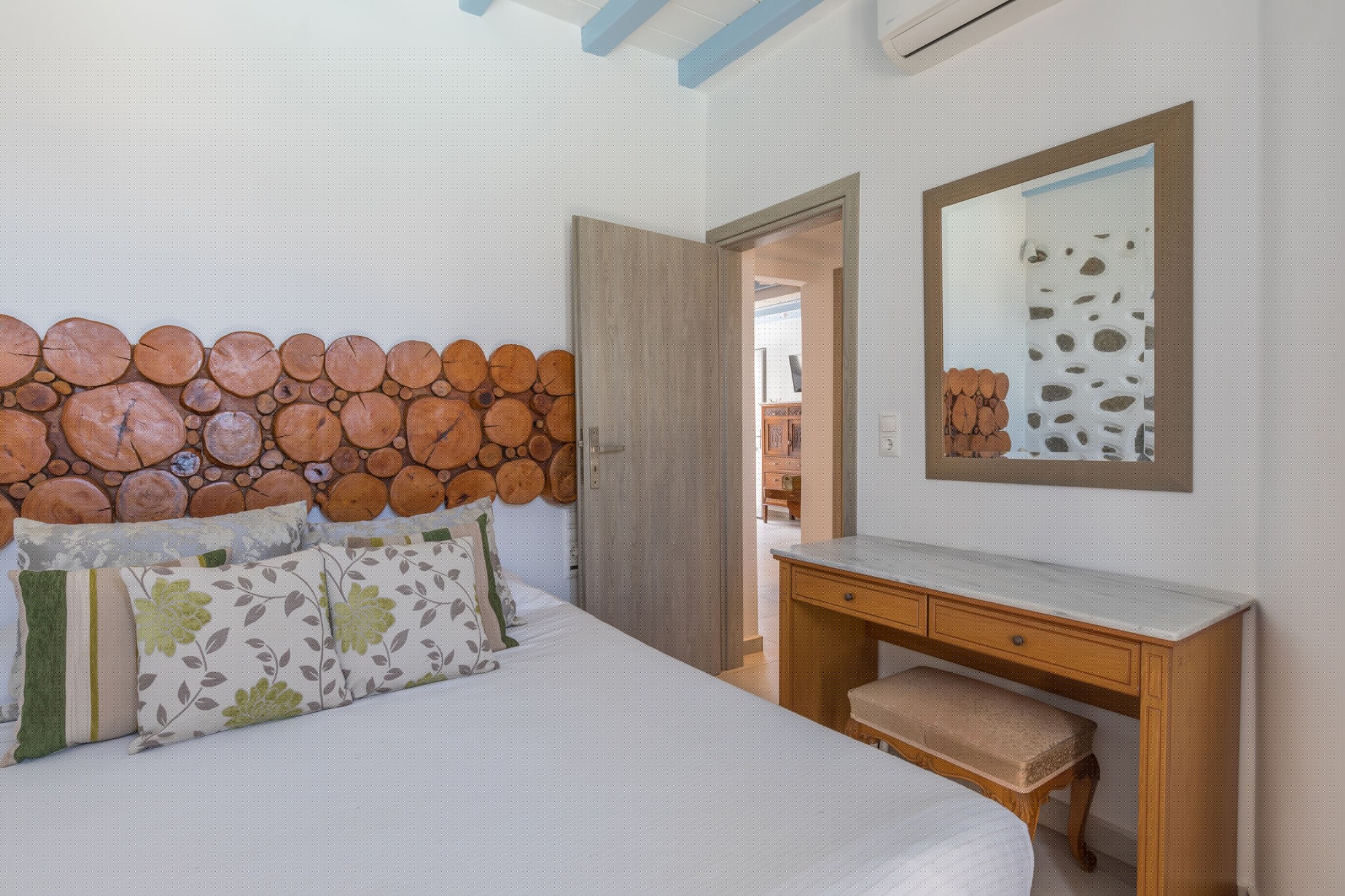 Suite, Queen Bed, Sea View, Indoor Jetted Tub