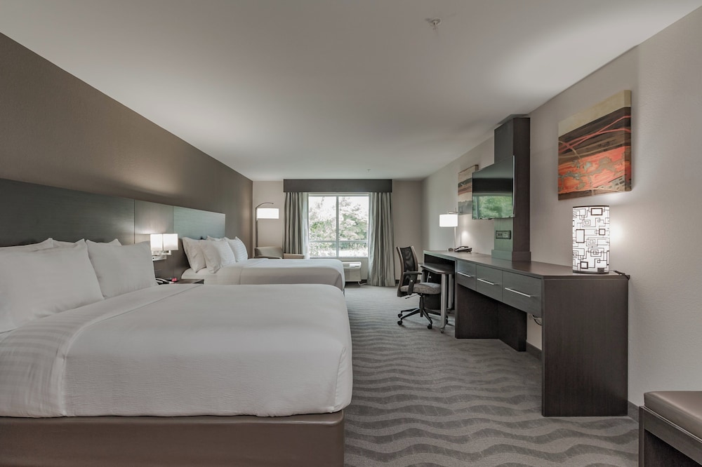 Holiday Inn Mishawaka North 10/50