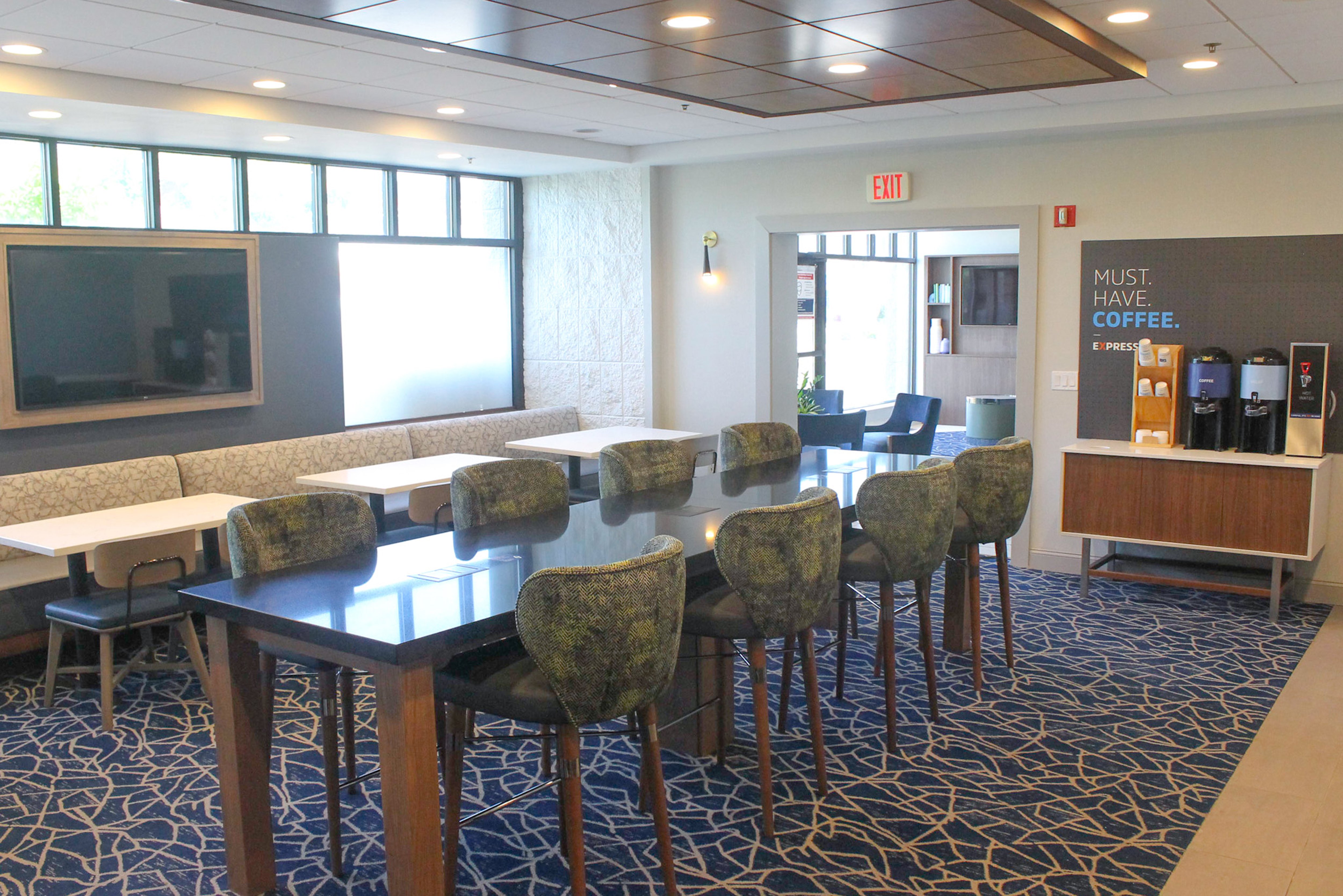 Holiday Inn Express & Suites Boston - Cambridge 42/47