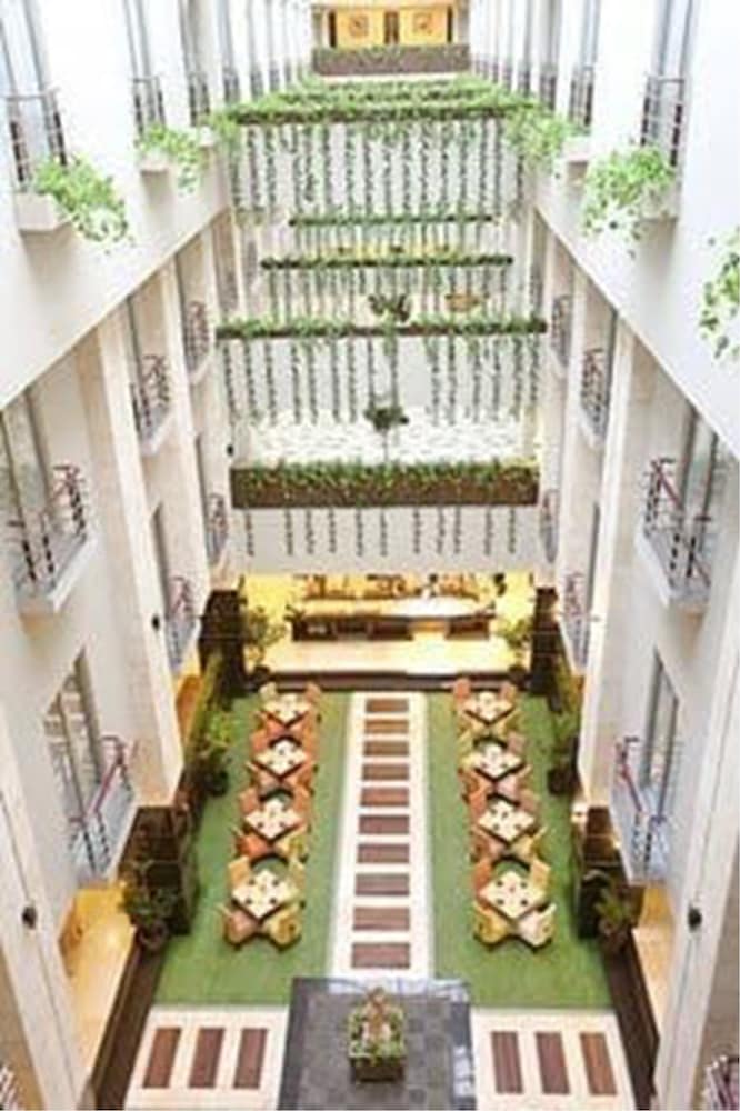 Golden Flower Hotel 5/49