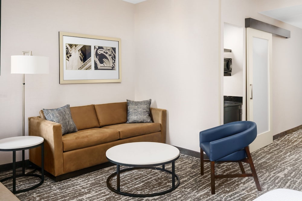 Fairfield by Marriott Inn & Suites New York Midtown Manhattan/Penn Station 24/33