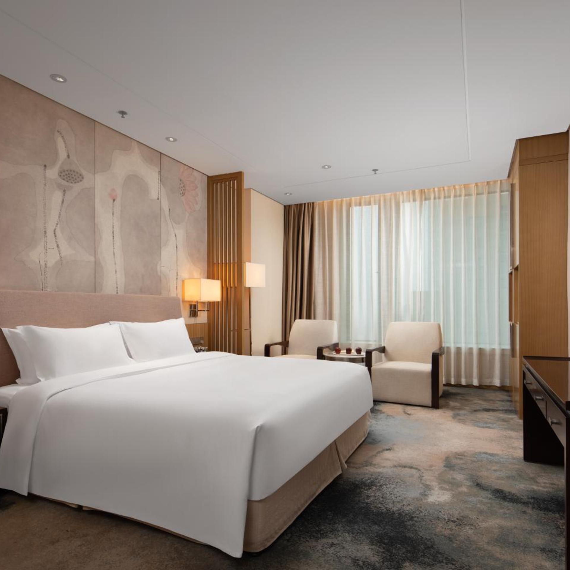 Deluxe, Queen Bed