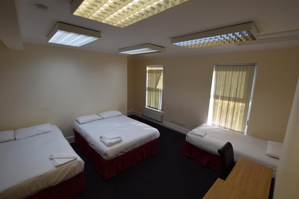 ROOM, QUADRUPLE
