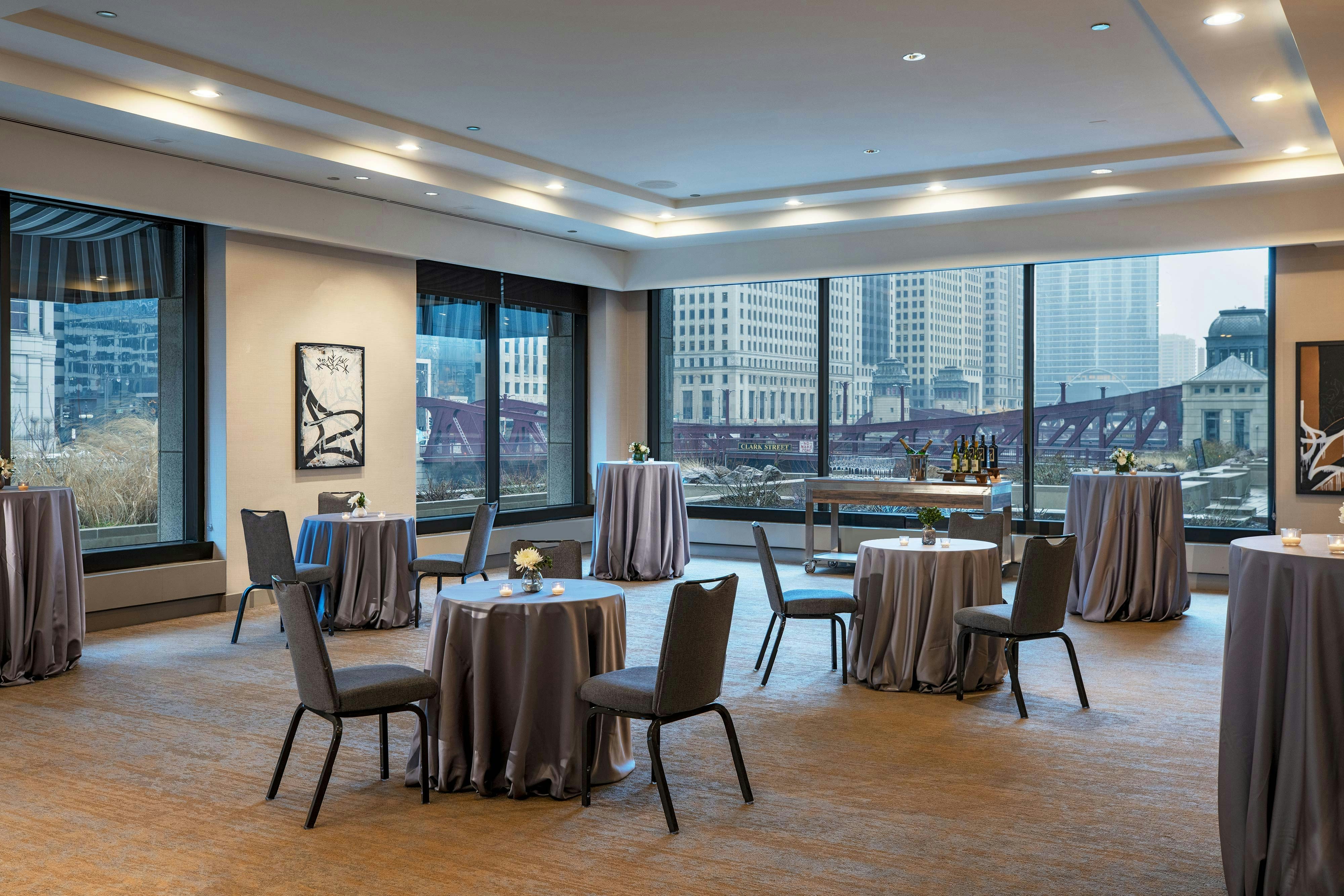 Westin Chicago River North 37/56