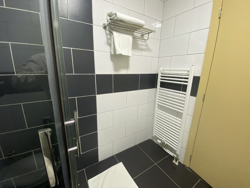 Fly Inn Hotel Brussels Airport 45/45