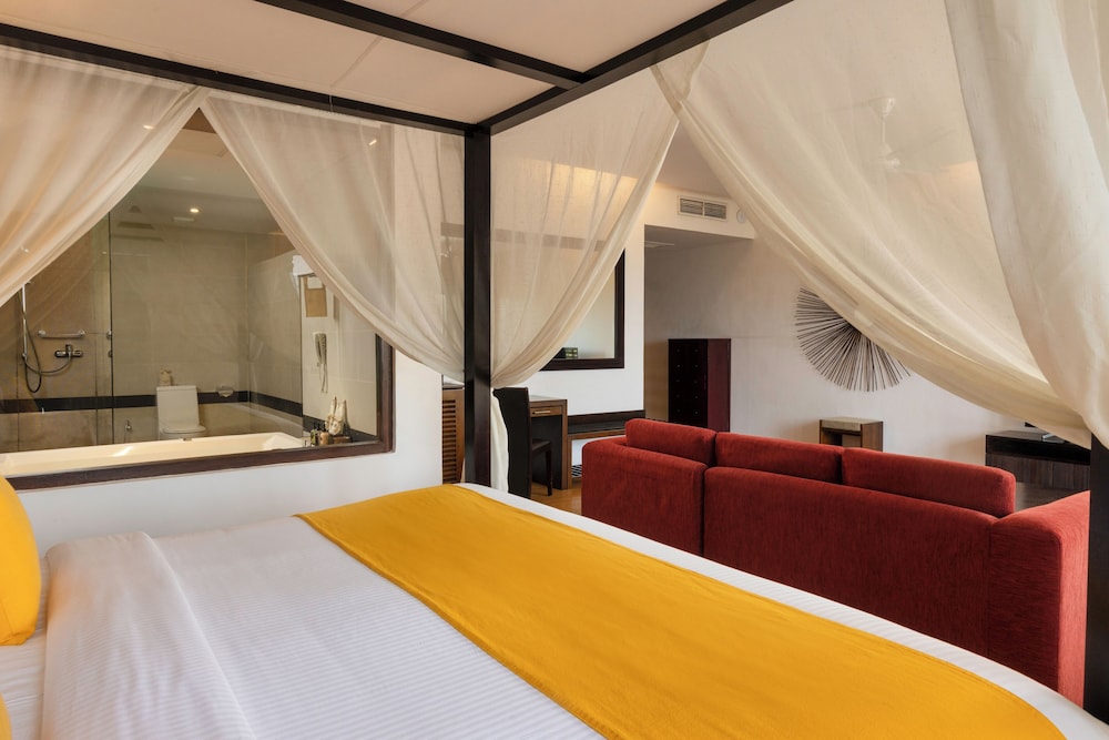 SUITE, SEA VIEW