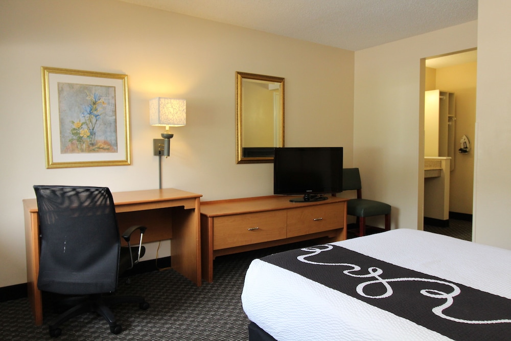 La Quinta Inn & Suites by Wyndham Tampa Fairgrounds - Casino 23/43