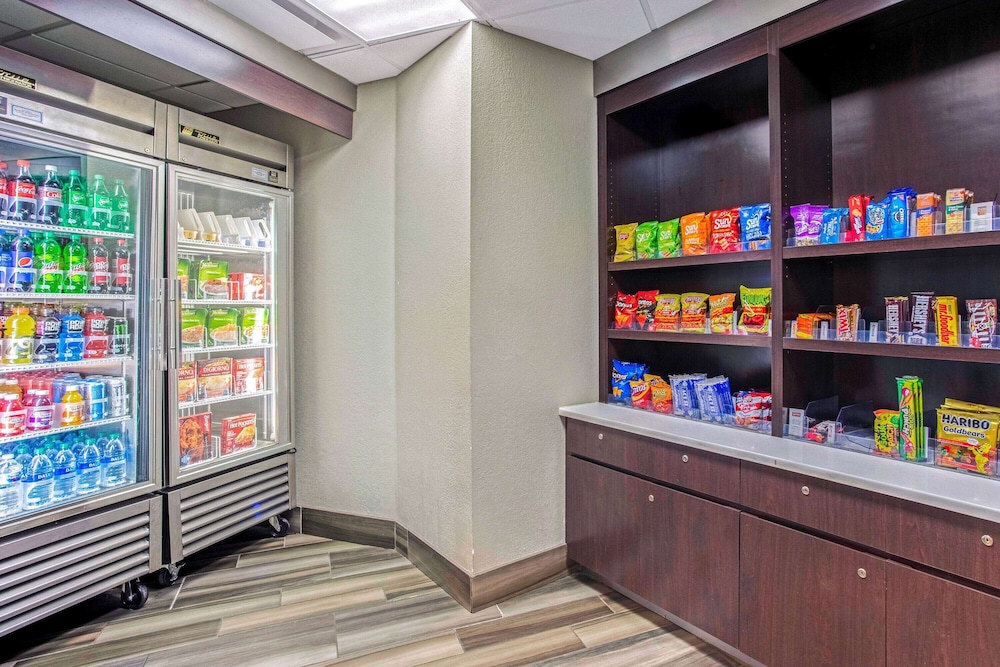 La Quinta Inn & Suites by Wyndham Birmingham Homewood 15/59