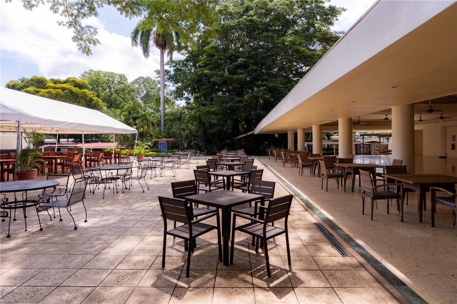 restaurant cafeteria