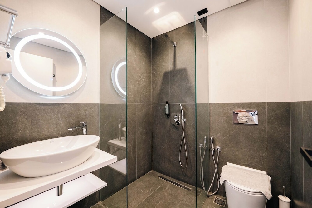 Portanova Hotel Sarande 52/55