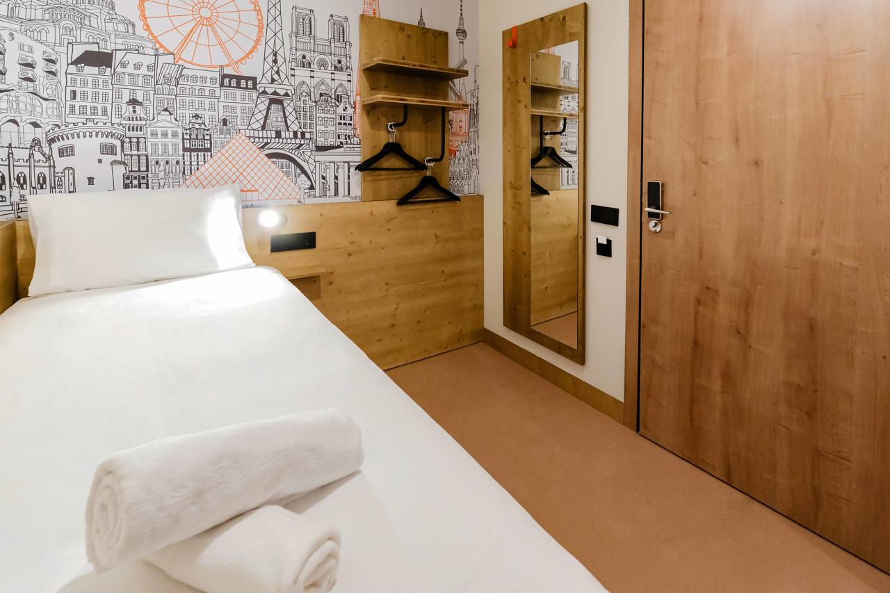easyHotel Alicante Centro 27/58