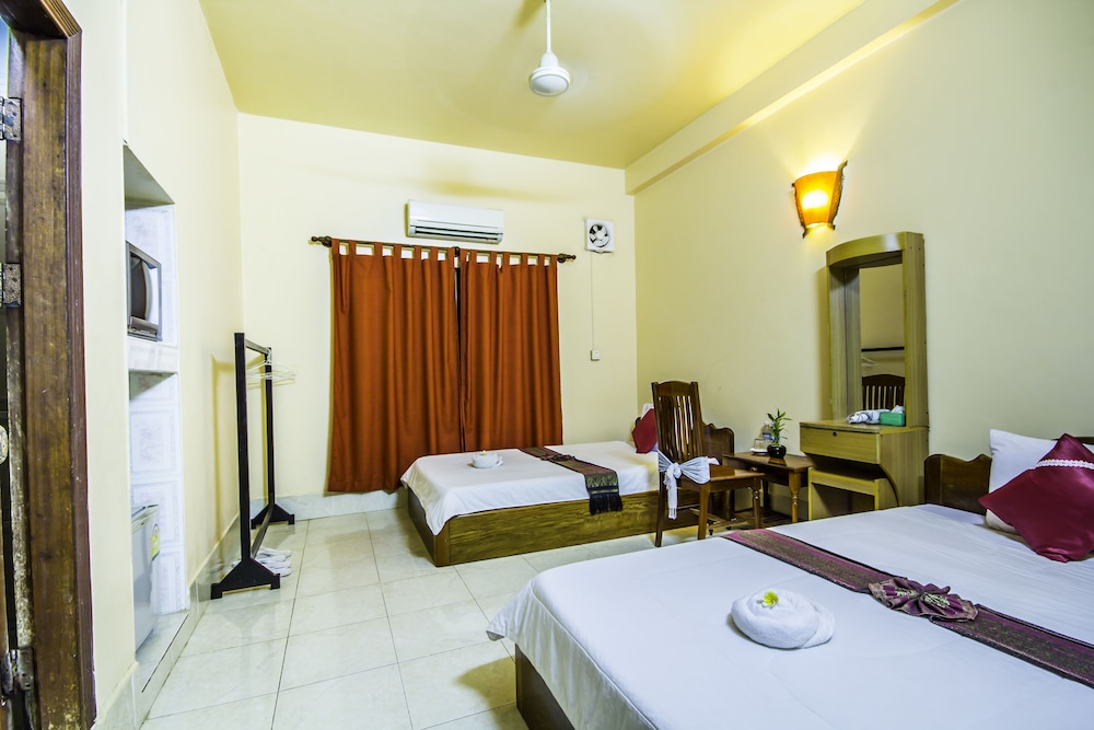 Bou Savy Guesthouse 26/68