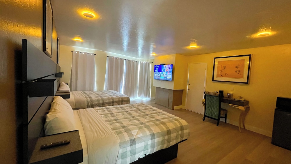 Beach Motel 20/31