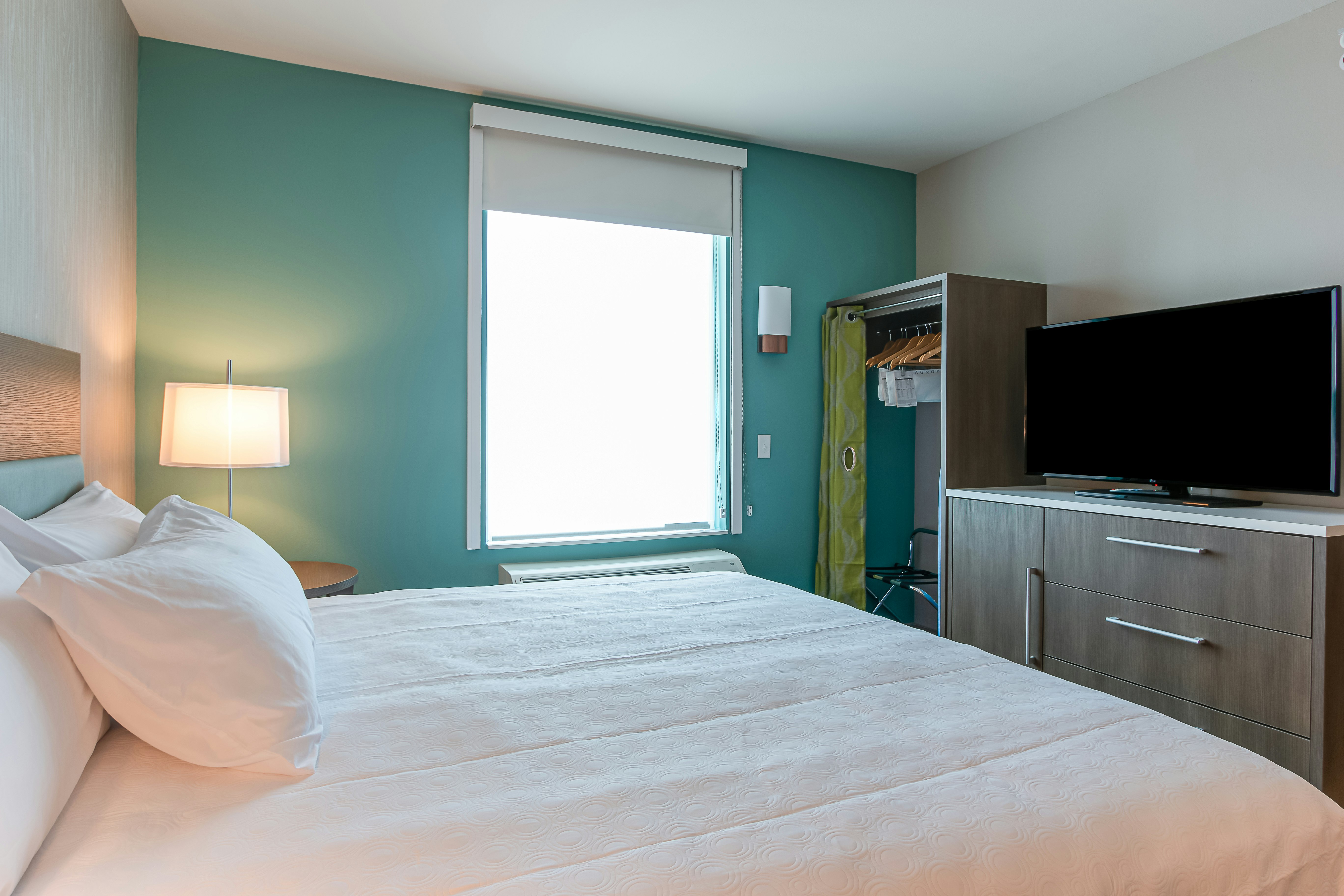 1 BEDROOM, SUITE, KING BED