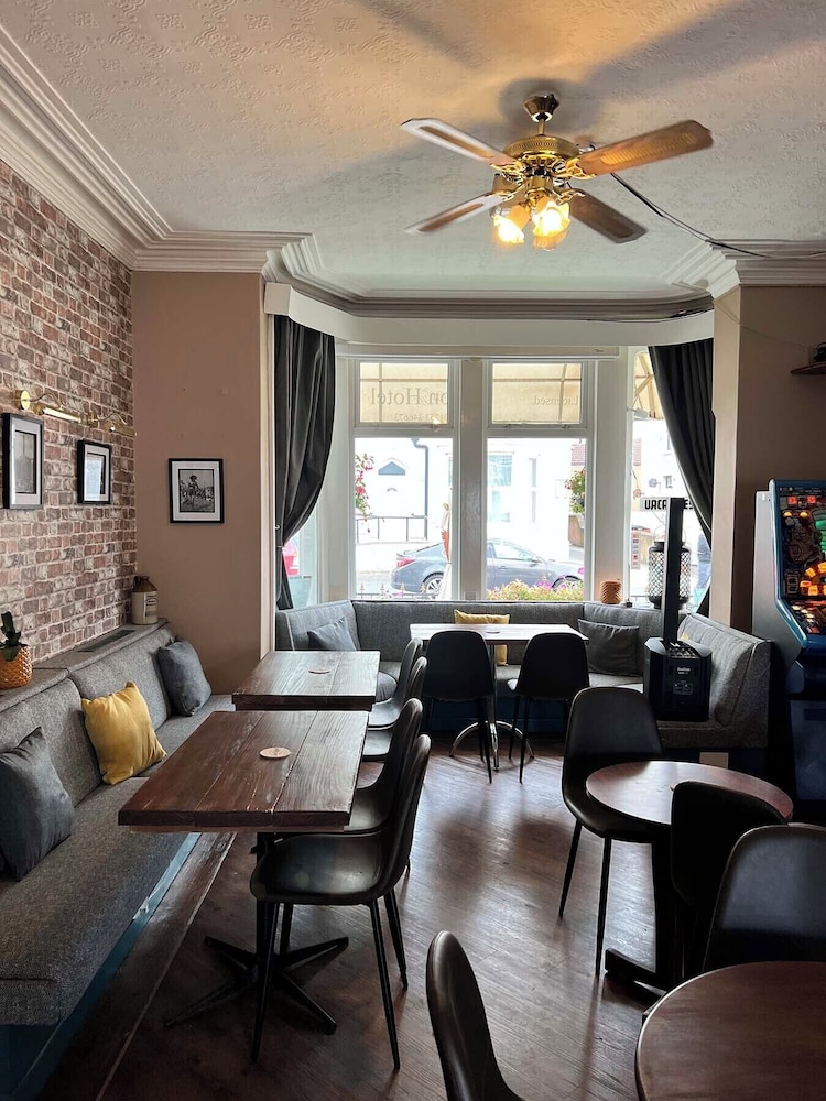 The Wilton Hotel 38/50