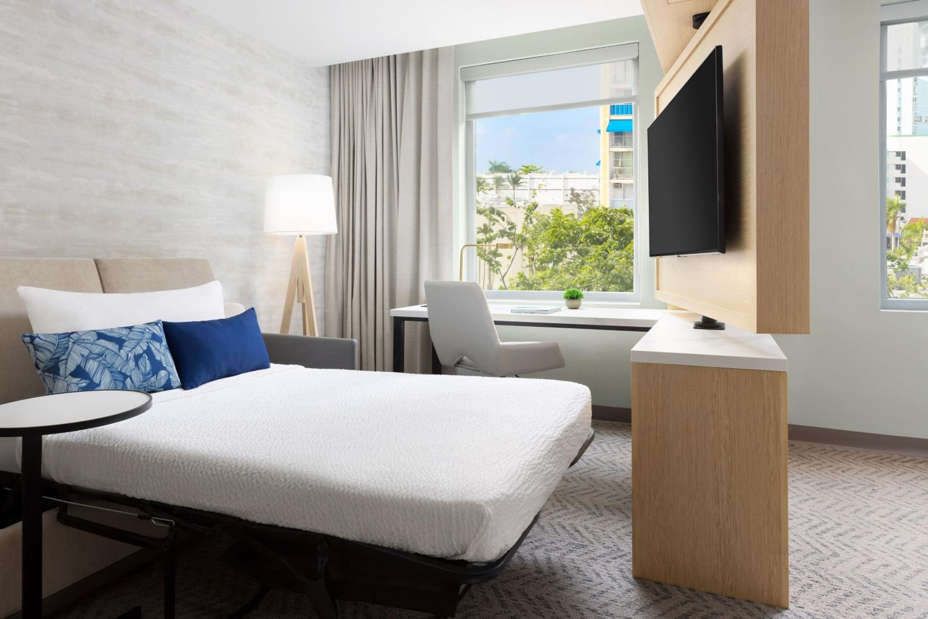 1 Bedroom, Suite, King Bed, Sofa