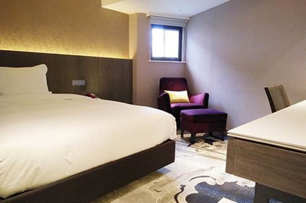 Brother Hotel 19/67
