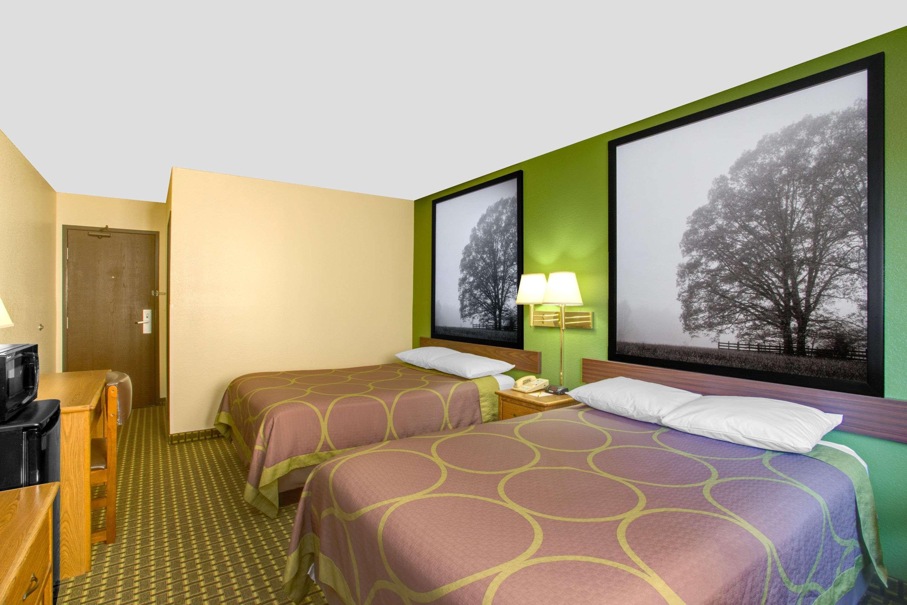 Super 8 by Wyndham Radford VA 5/26
