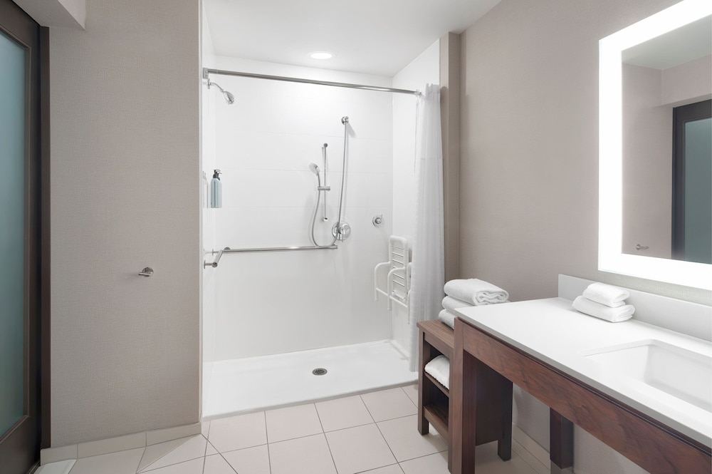 Courtyard by Marriott Seattle SeaTac Airport 48/49
