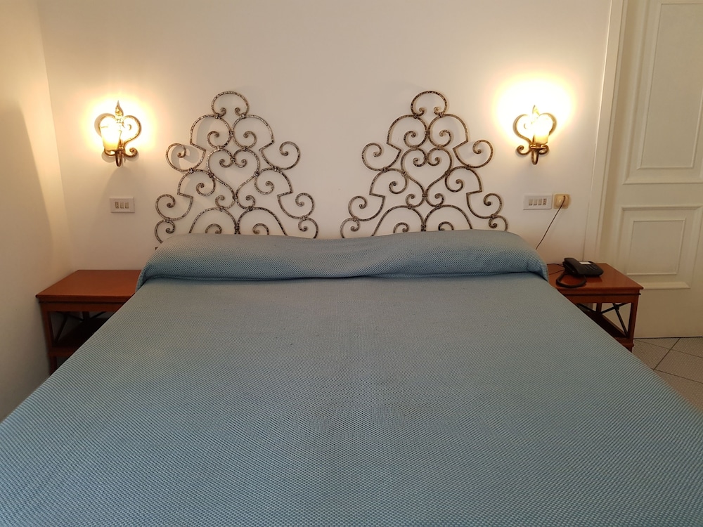 Palatium Mari Hotel 15/75