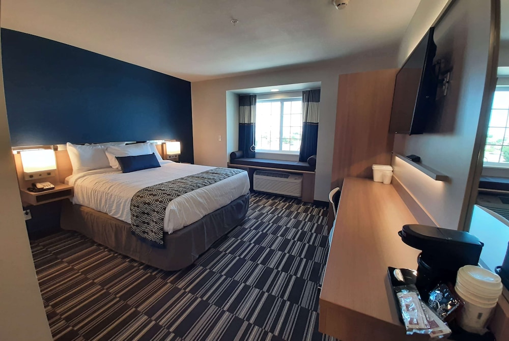 Microtel Inn Suites By Wyndham Loveland 10/22