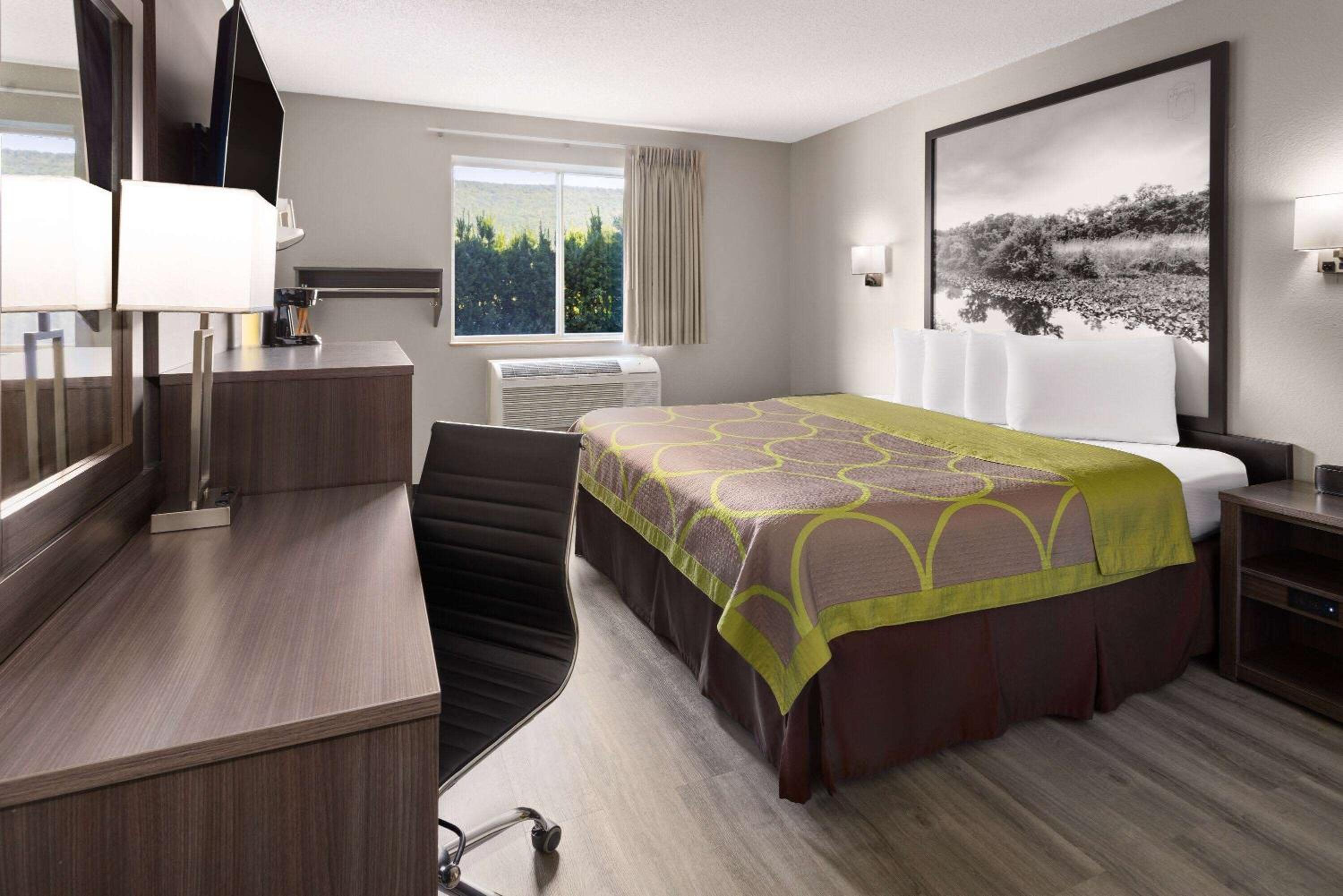 Room, King Bed, Bathtub, Accessible