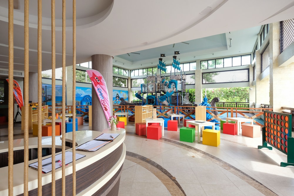 Crimson Resort and Spa Mactan 37/50