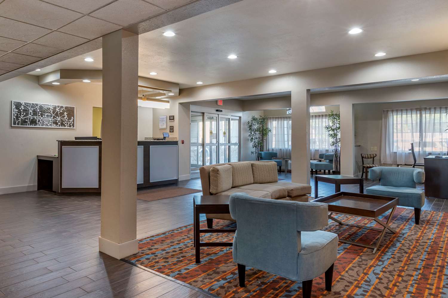 Sleep Inn and Suites Kalamazoo, MI 25/36