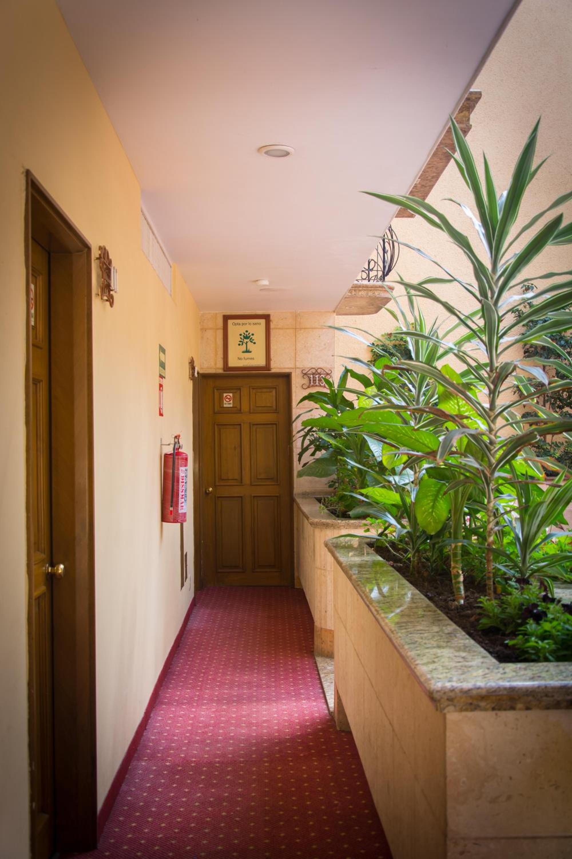 Oyo Flagship Hotel Santa Maria 89/98