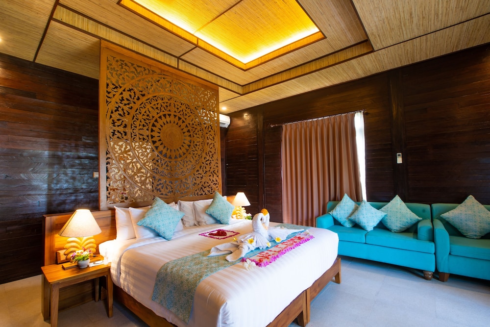 DELUXE, DOUBLE OR TWIN BED