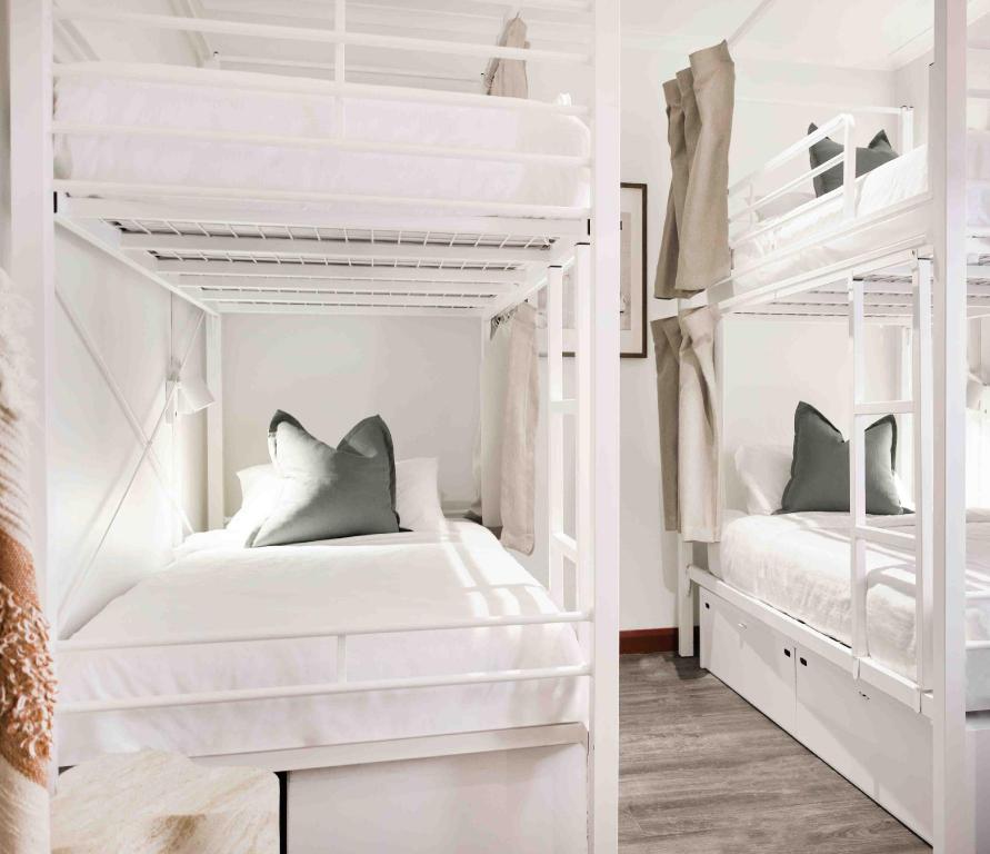Private, Mixed Dorm, 6 Bunk Beds