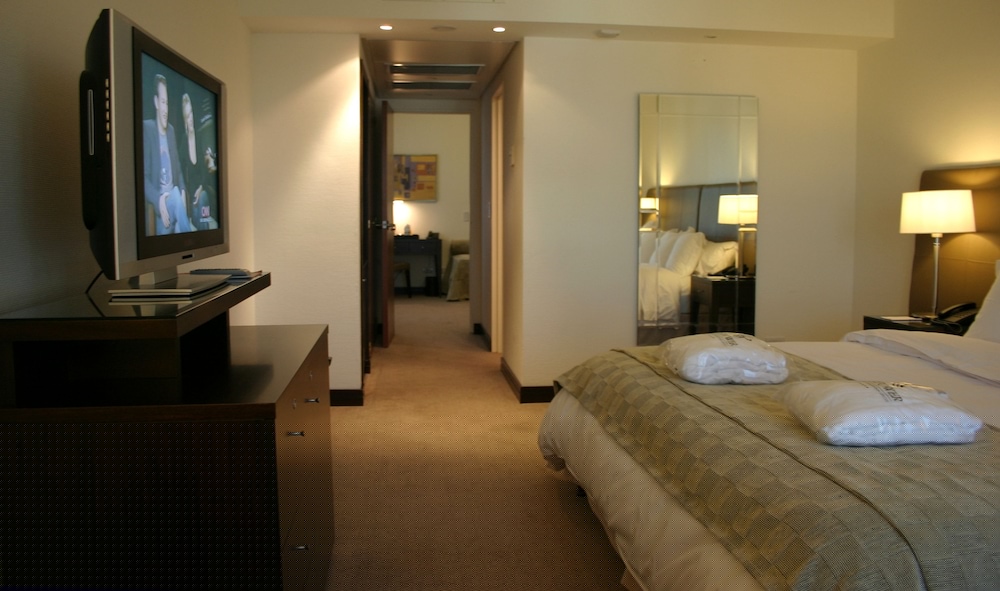 ROS TOWER HOTEL 24/68