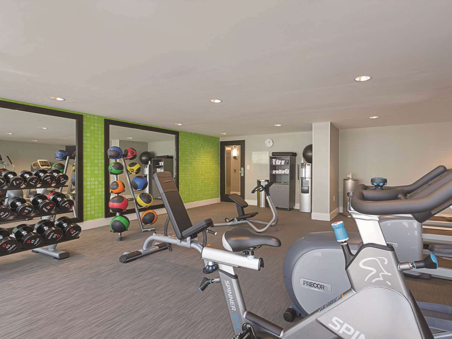 La Quinta Inn And Suites By Wyndham Salem Nh 21/42