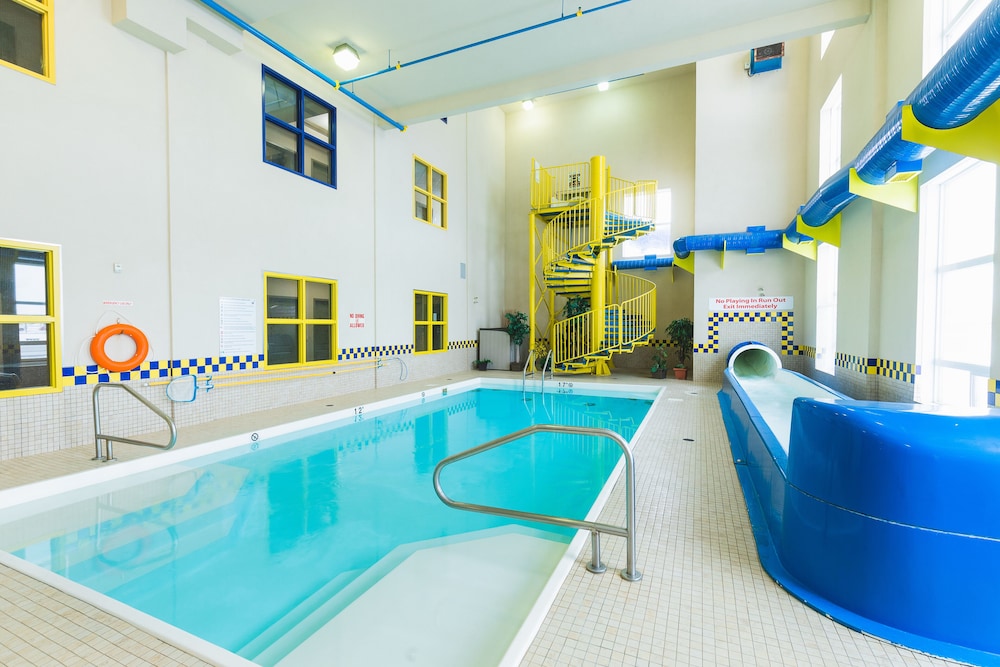 Redwood Inn Suites Grande Prairie 14/61