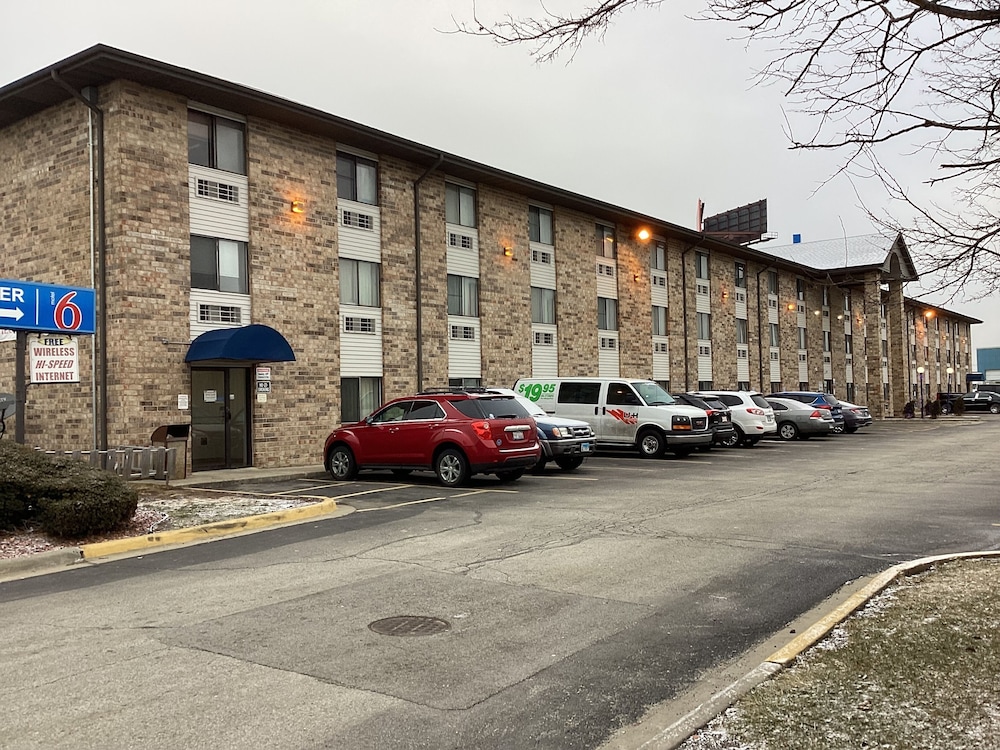 Motel6 Bridgeview, IL 52/64